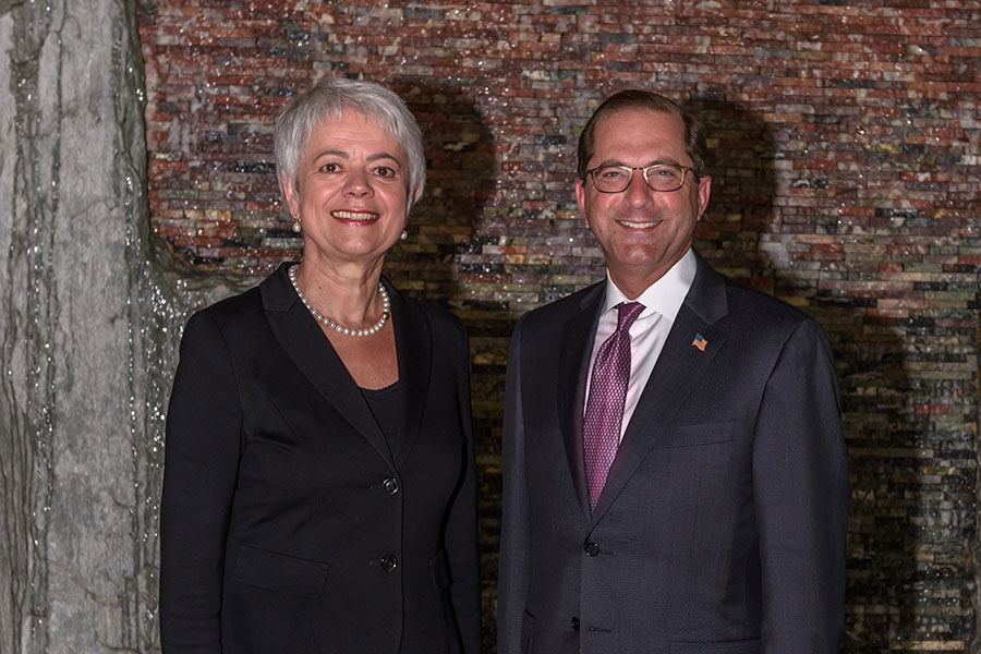 Cornelia Quennet-Thielen, State Secretary at the Federal Ministry of Education and Research, and Alex M. Azar II, United States Secretary of Health and Human Services